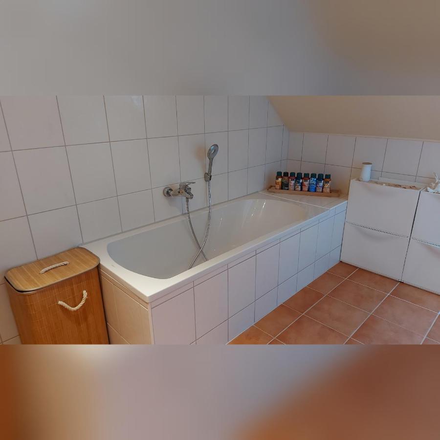 Ferienwohnung -Auszeit-Sayn ベンドルフ エクステリア 写真