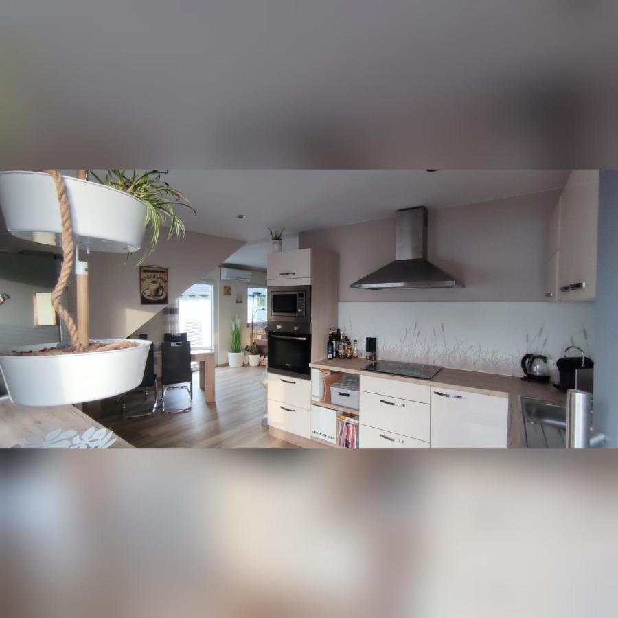 Ferienwohnung -Auszeit-Sayn ベンドルフ エクステリア 写真