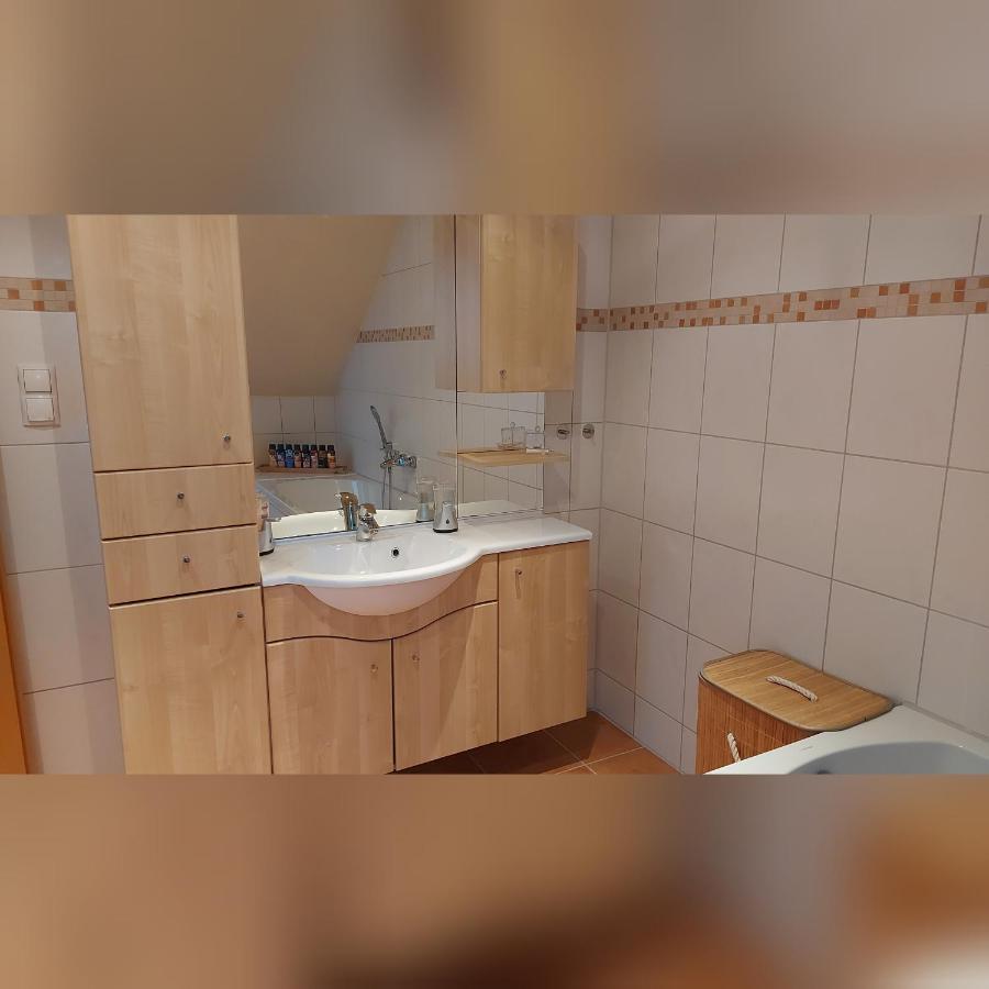 Ferienwohnung -Auszeit-Sayn ベンドルフ エクステリア 写真